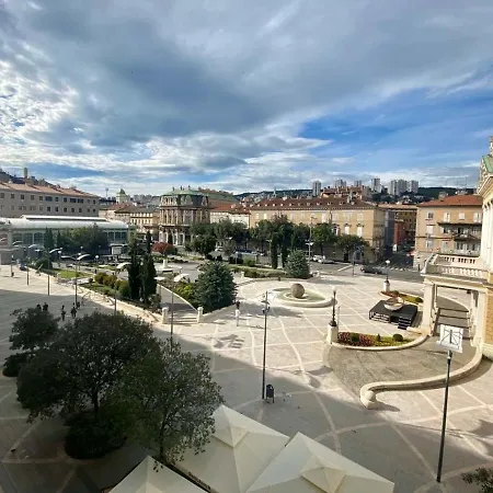 Plaza Teatro & Piazzale Teatro *
