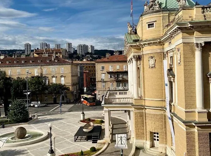 Apartment Plaza Teatro & Piazzale Teatro *