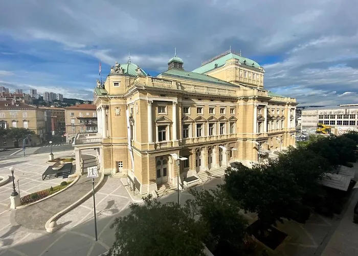 Plaza Teatro & Piazzale Teatro Apartman *