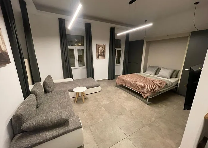 Plaza Teatro & Piazzale Teatro * Fiume